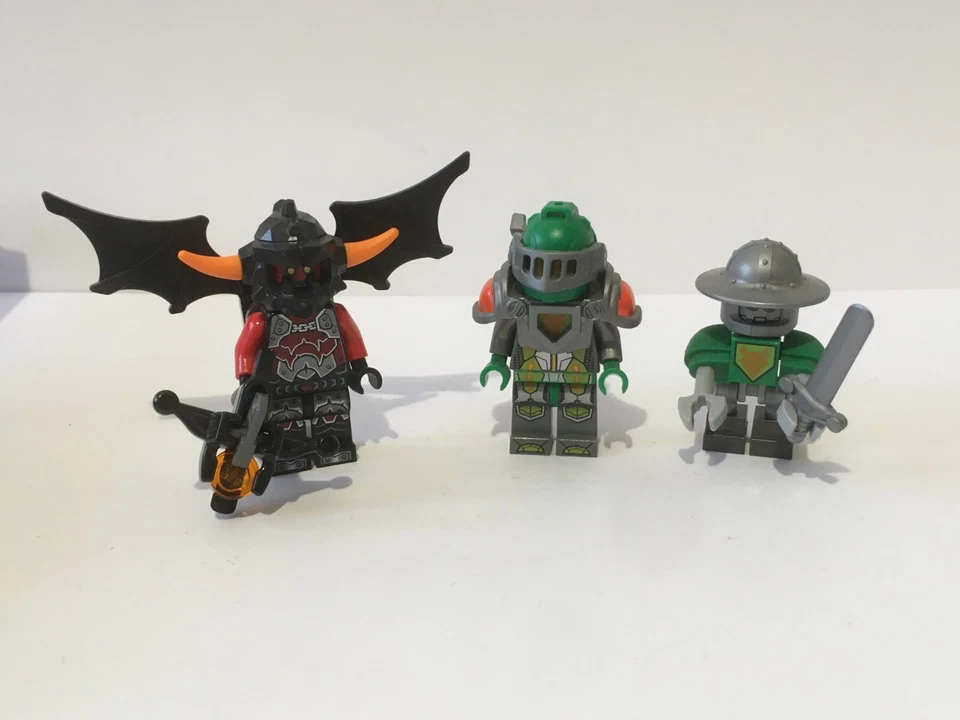 LEGO Nexo Knights :  Aaron Fox's Aero Striker V2 - Set 70320 Complet avec notice - Photo 3/3