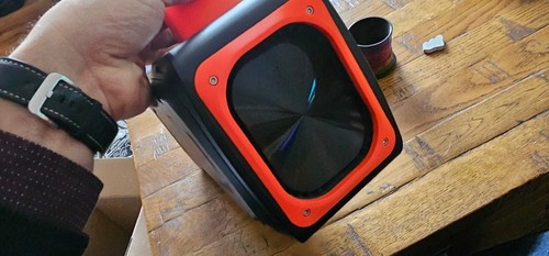 BUGANI M118 bluetooth Speaker (RARE) - Picture 8 of 11