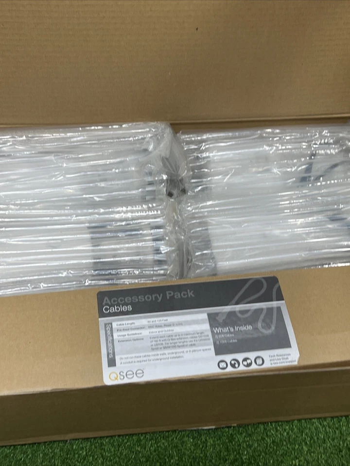 New 4 Pack of Q See 720p HD 1MP Analog Wired Color Security Cameras QCA7201B - Image 2 of 4