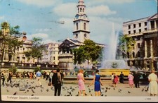 CPA Angleterre Londres Trafalgar Square Oblitéré  1975 timbré Elizabeth II 6 P
