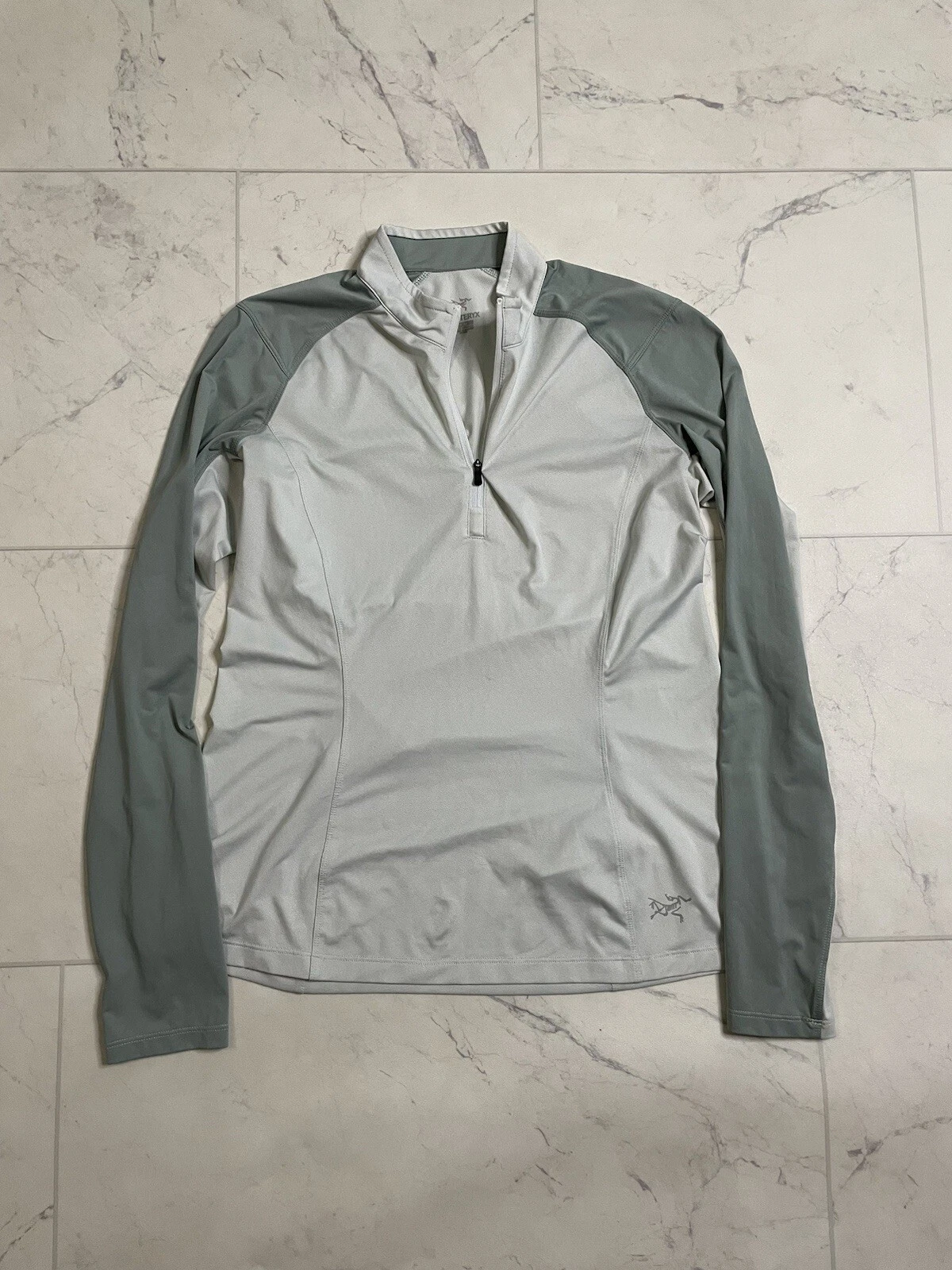 arcteryx light off white 1/4 zip rho style base-layer