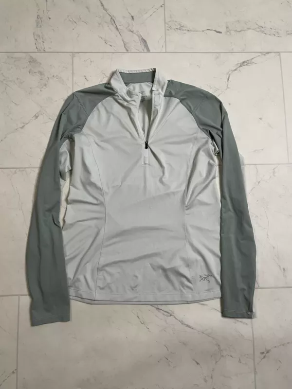 arcteryx light off white 1/4 zip rho style base-layer