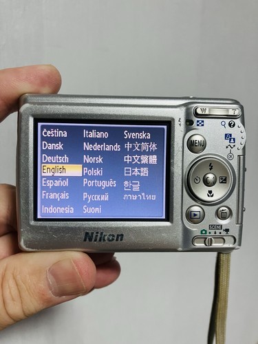 Nikon COOLPIX L11 6.0 MP Digital Camera 3x Zoom Works no battery camera only - Picture 6 of 14