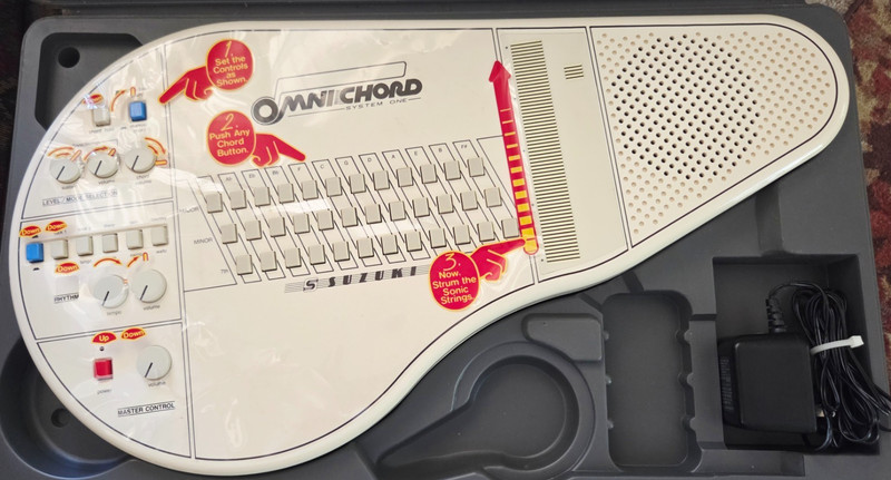 Suzuki OM-36 Omnichord Vintage Electronic Keyboard with Power Adapter & Case