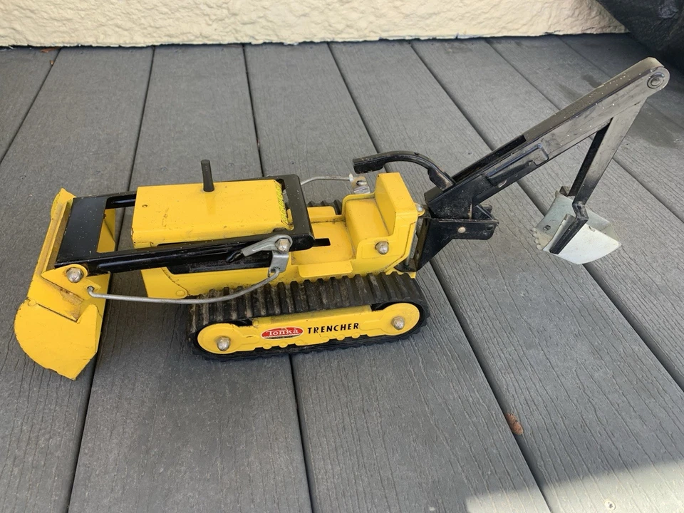 Vintage 1960s Tonka Dragline Dredging Crane Bucket Yellow 15X22  Minnesota USA - Image 3 of 4