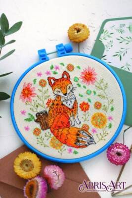 Mini Cross stitch kit - Chanterelle 15x15cm White Aida 14ct needlepoint kit