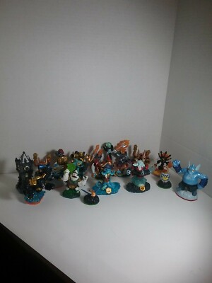 Lot of 21 Skylanders and Collectors Case