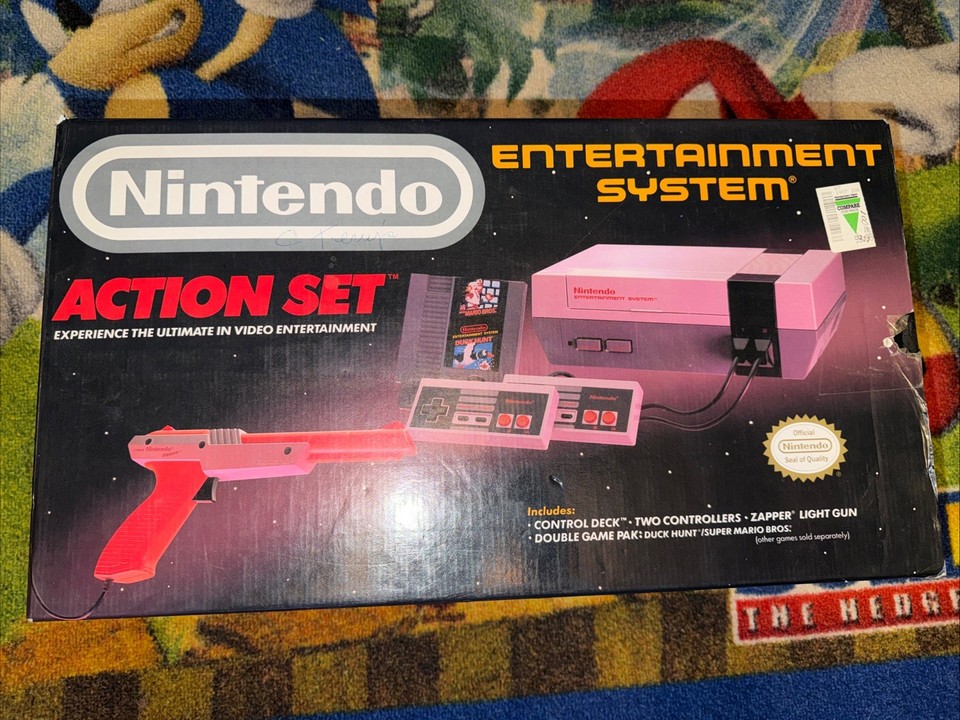 Nintendo NES Action Set NES-001 Console Box Zapper 2 Controllers OEM Vintage