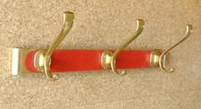 GARDEROBE HAKENLEISTE ALU MESSINGFARBEN + ROT 50ER JAHRE MIDCENTURY DESIGN