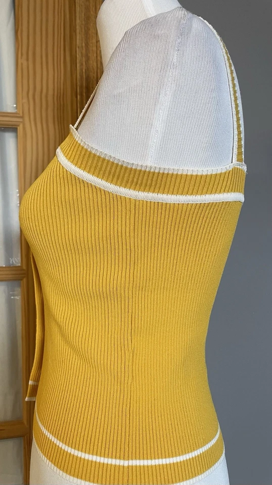 Camiseta sin mangas Y2K para mujer con botones S calce ajustado amarillo mostaza tejido ropa de club clásico Foto 3 de 4