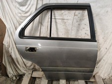 Porte arrière et accessoires Mazda 929