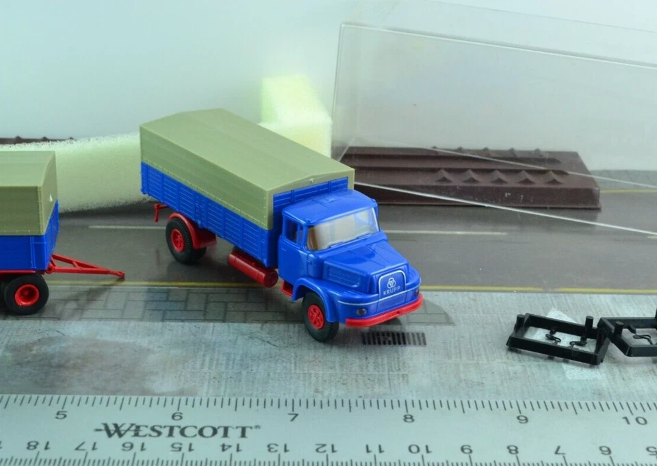 Brekina 84102 Old Timer Krupp Cummins Truck w/ Covered Trailer 1:87  - Image 2 of 3