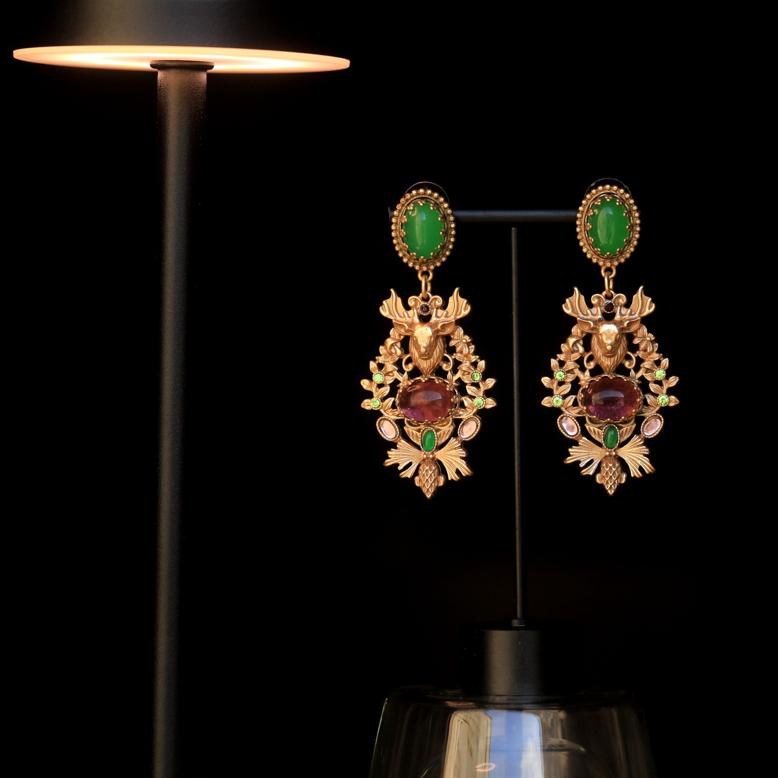 Boucles d'oreilles cerf vert Art Nouveau le bijou vintage idéal pour sublimer une robe