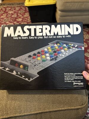 Mastermind Game Pressman 2015 edition - 99% Complete Great Condition (CM)