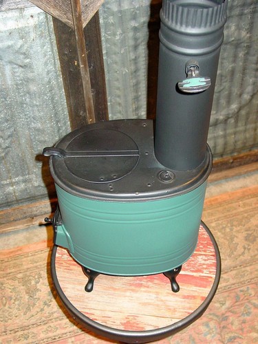 JEMCO ANTIQUE SALESMAN SAMPLE HEATING STOVE TIN CAST IRON + STOVEPIPE & DAMPER - Picture 13 of 15