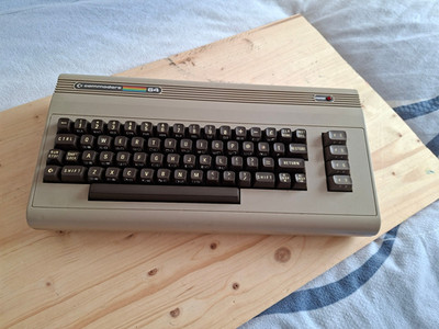 Commodore C64 C 64  getestet und alles OK o. Zubehör 758