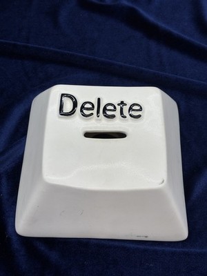 RARE KARE DESIGN ,,Delete'' keyboard-shaped Piggy Bank