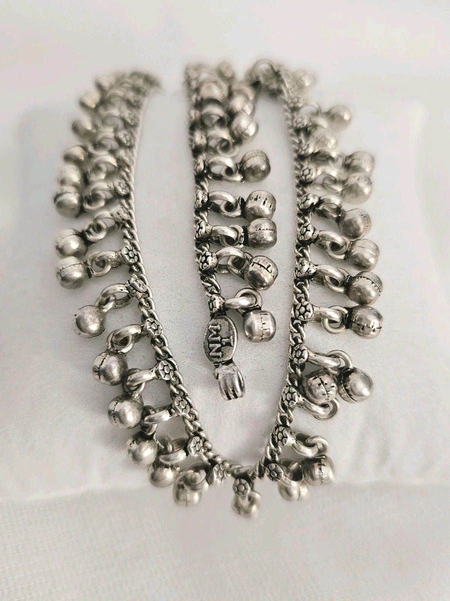 Vintage Fußkettchen Mit Glöckchen Für Damen – Tibetischer Stil Aus Rotem Oder Schwarzem Band – Minimalistisch, Spirituell & Romantisch