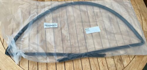 FITS BMW Z4 E85 WINDSCREEN 3/4 FRONT WINDSCREEN MOULDING SURROUND 0.E. 7017021