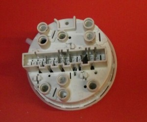 Waschmaschine ZANUSSI FR1450W DRUCKSCHALTER