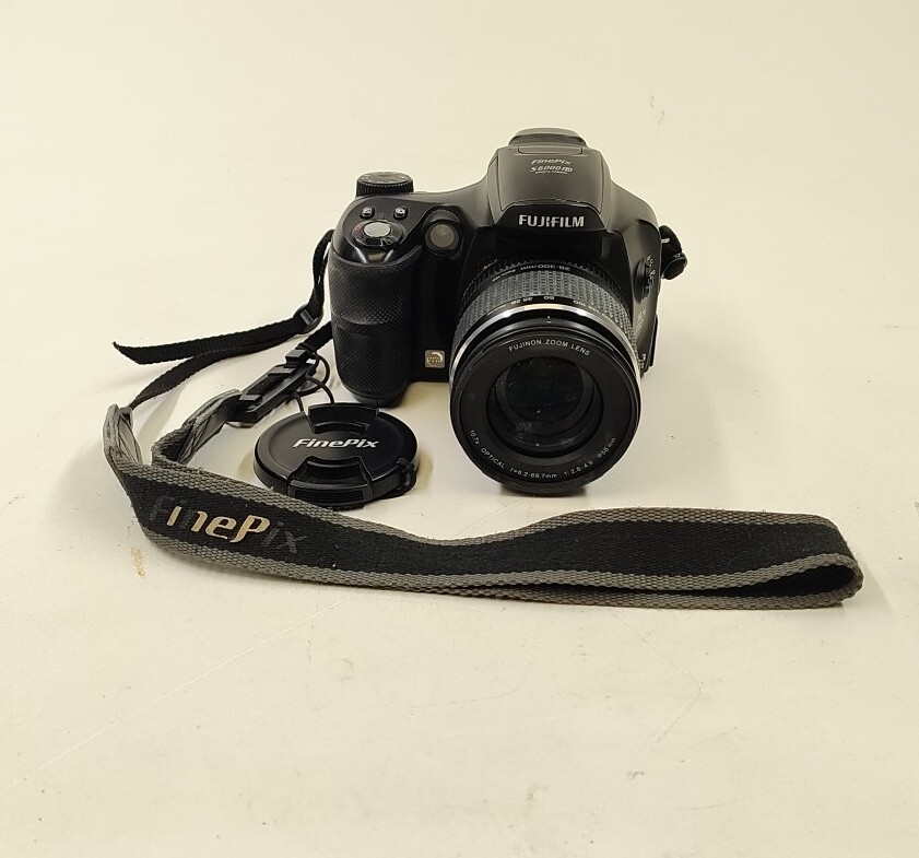 Fujifilm FinePix S Series S6000fd 6.3MP Digital Camera Fujifilm FinePix S Series S6000fd 6.3MP Digital Camera