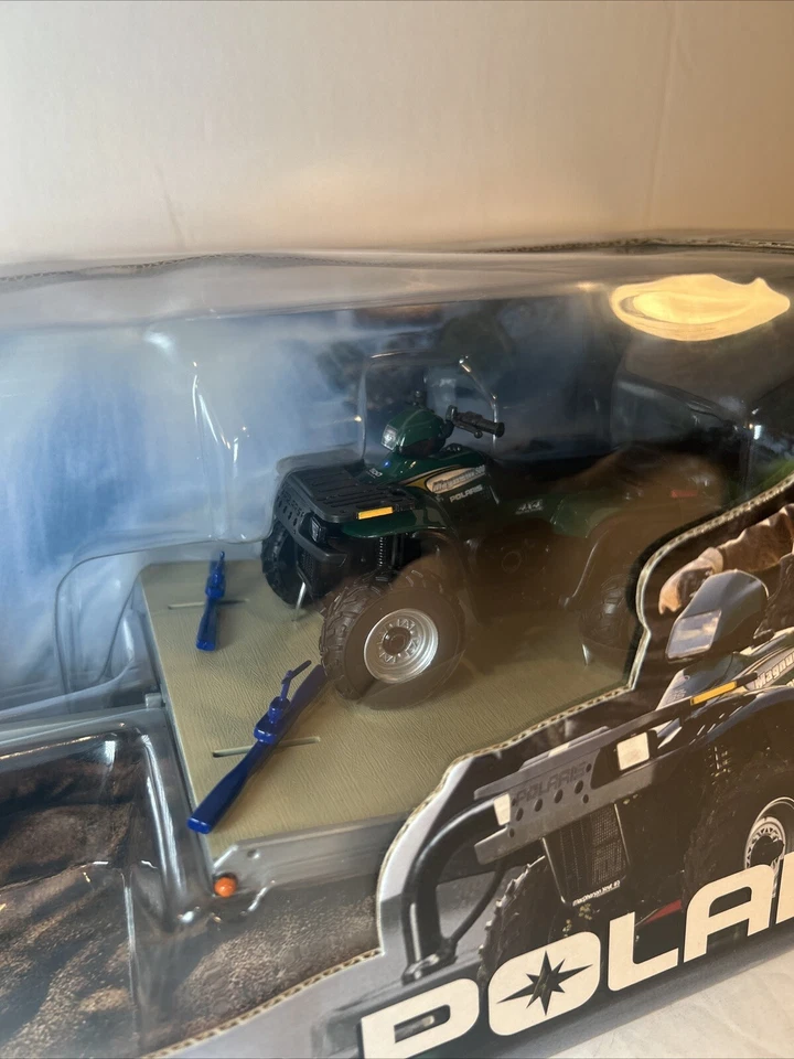 Camioneta y remolque ERTL Polaris Magnum 500 ATV Ford escala 1:18 - Nuevo en caja Foto 4 de 4