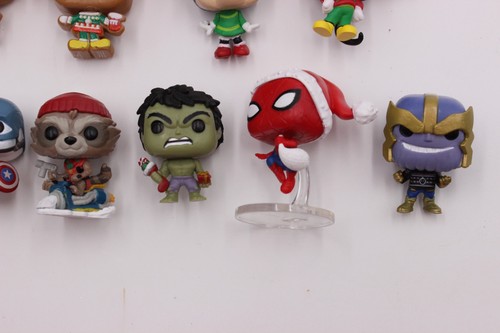 Lotto 20 Figurine Natalizie Disney e Marvel Mini Funko Pop Topolino Thanos - Foto 4 di 5