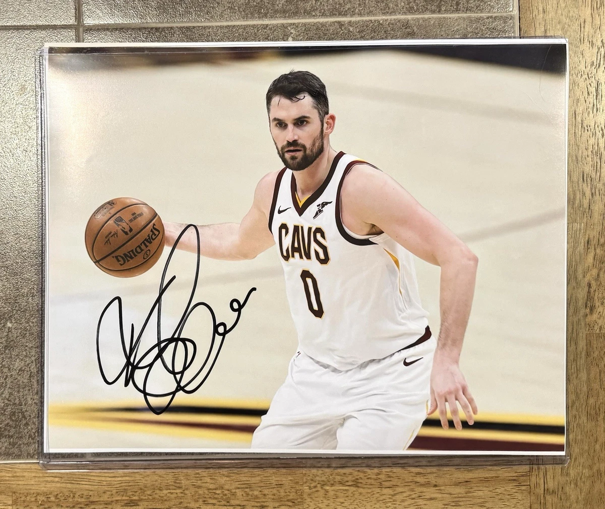 スポーツ選手 Heart foundation for men autograph Kevin Love Signed 11x14 Photo Cleveland Cavaliers Champ Utah Jazz