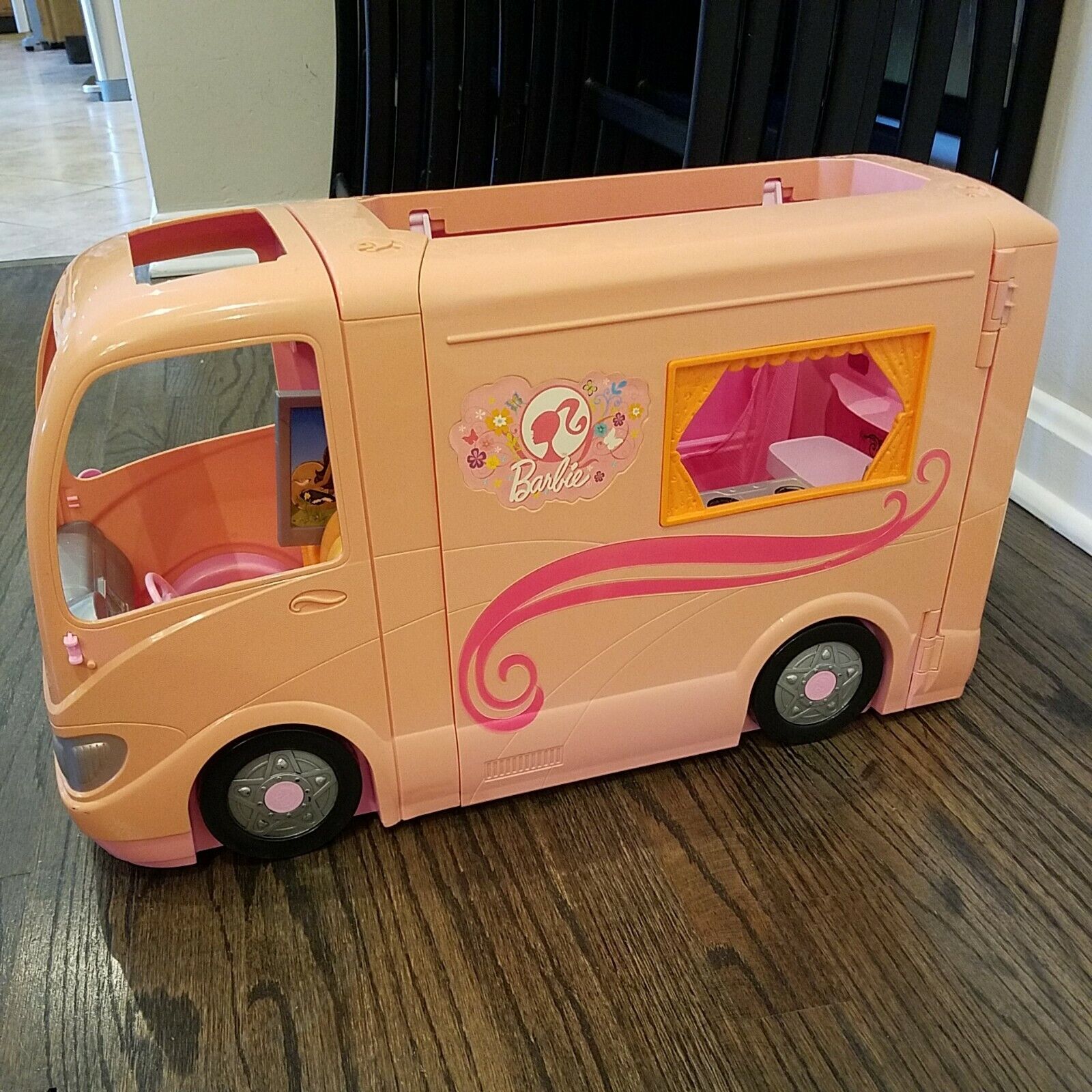 Barbie Camper RV Pink Vacation Glamour Van Car With 7 Dolls Pop out Tent  102 Pcs