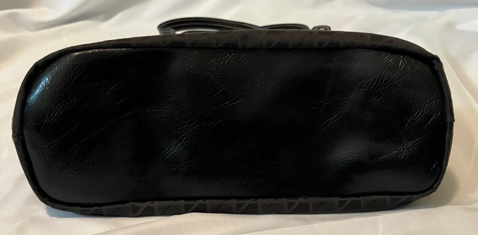 Nine & Co. Black Geometric Handbag zippered top w/ Matching Wallet  - Image 4 of 4