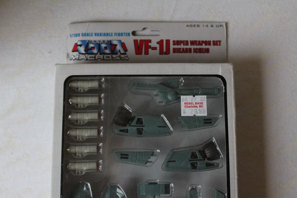 超时空要塞 1/100 比例 VF-1J 女武神武器套装 8 一条光 MIB 2008 Toynami — 第 3/4 张图片