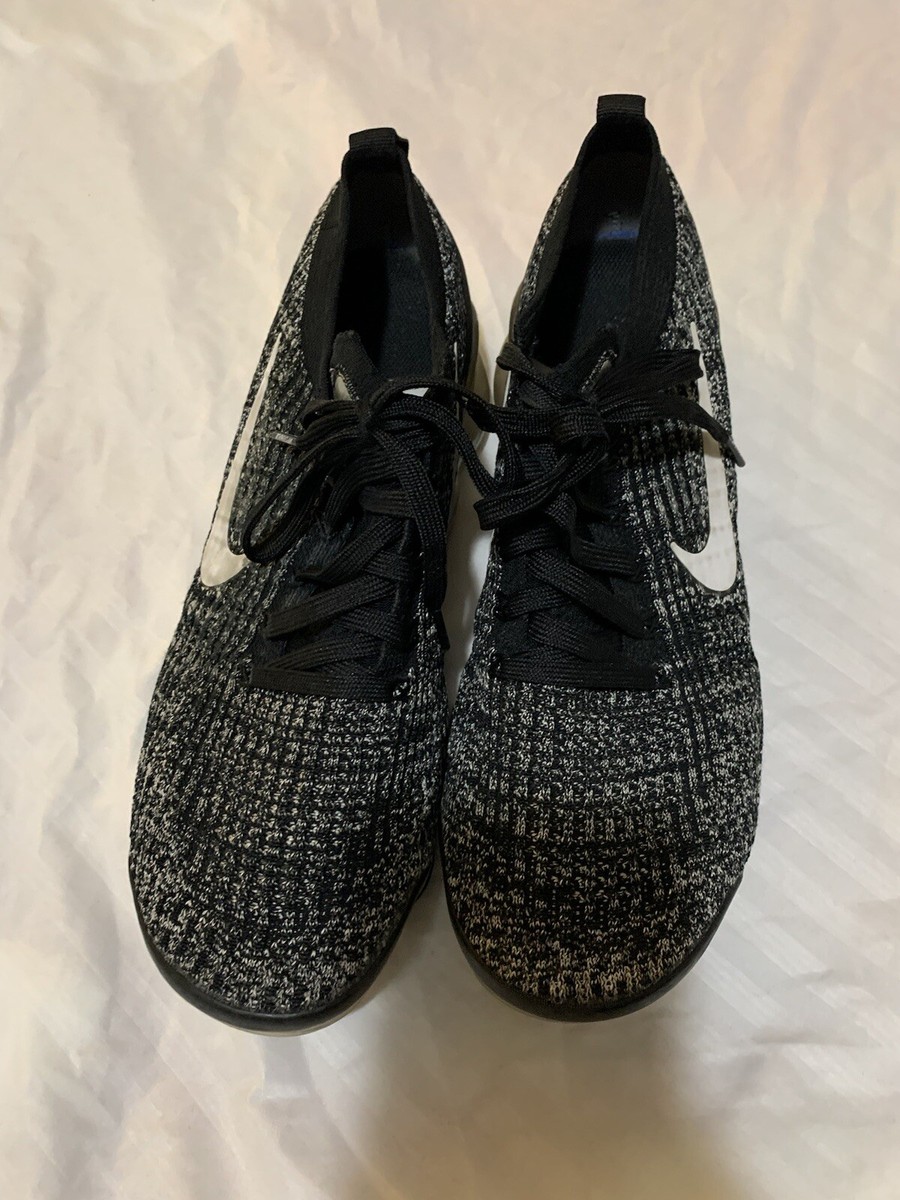 nike flyknit vapormax black and white