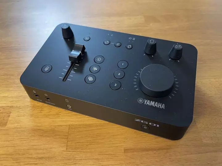 YAMAHA ZG01 Game Streaming Audio Mixer Gaming Voice Chat Console