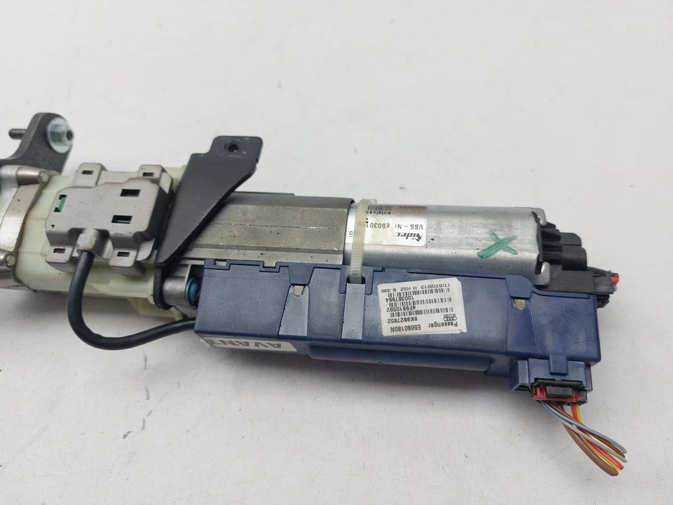 AUDI A4 B8.5 ESTATE POWER TAILGATE LIFT MOTOR RIGHT DRIVER SIDE 2013 8K9827852 — 第 4/4 张图片