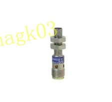 Original Schneider Plug-in proximity switch XS608B1NAM12 sensor 98/7