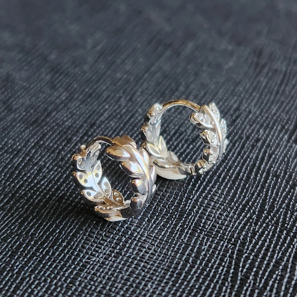 Aretes Huggie de zafiro aro flor de trigo 1/2 pulgada plata de ley maciza 925 Foto 2 de 4