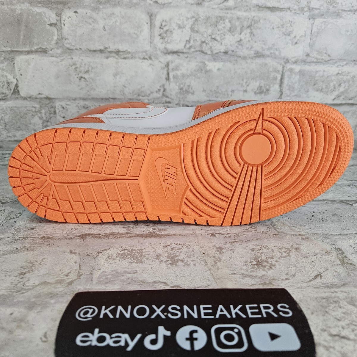 Air Jordan 1 Mid SE GS Electro Orange Metallic DM4228 800 Air Jordan 1 Mid SE GS Electro Orange Metallic DM4228 800
