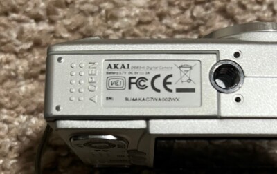 AKAI DS8341 8.1 Mega Pixel Digital Camera NOT TESTED W/ Power Cord