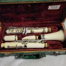 Vintage 60s/70s White VITO Clari-Tone Clarinet With Case Serial Number 0386