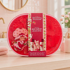 Strawberry Shortcake Travel Body Care 4 Pc Set  Zip Case Lotion Oil Wash Cream