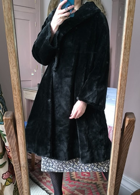 True Vintage echt geschoren Moschusrat Biberfell schwarz Mantel lang Midi Swing 16 14 18
