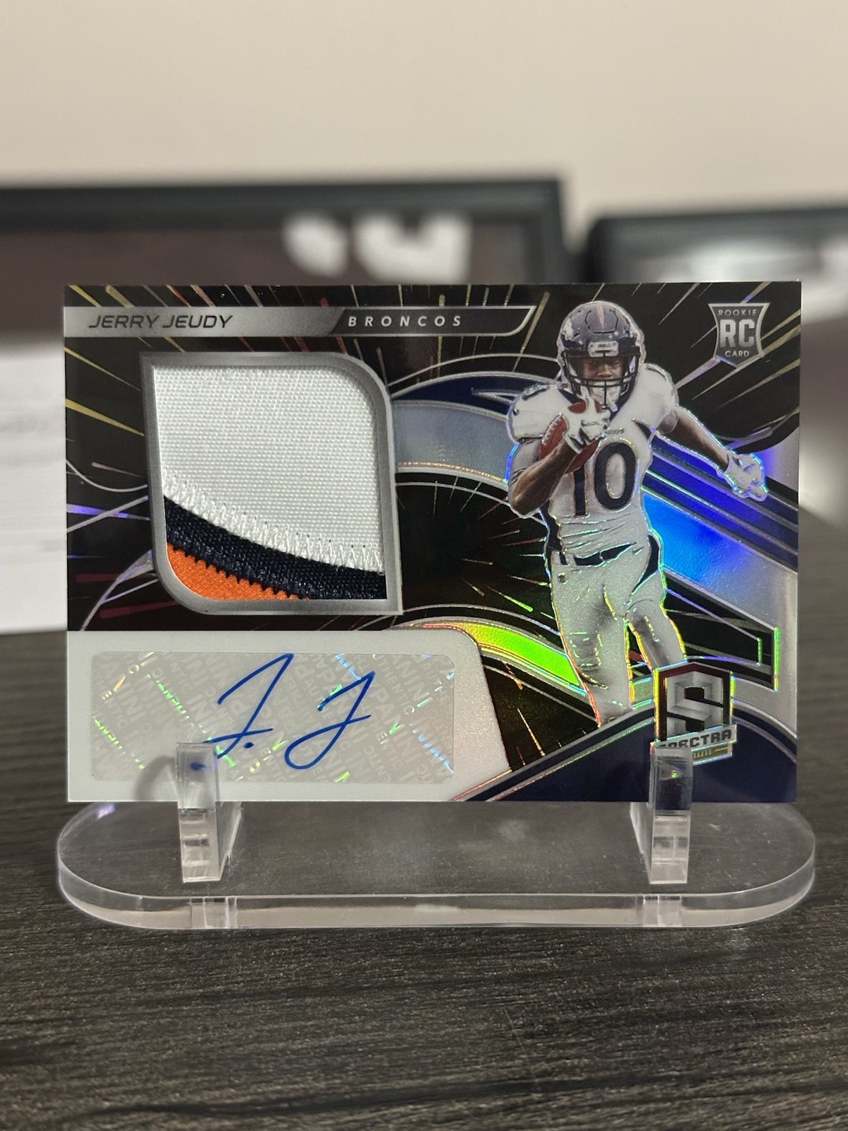 2020 Panini Spectra - Rookie Patch Autographs Jerry Jeudy #207 Hyper Prizm /75