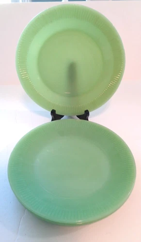 4 AWESOME VINTAGE FIRE KING JADEITE JANE RAY DINNER PLATES-RAYED PATTERN