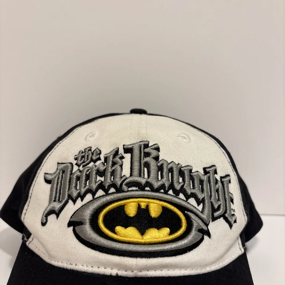 Sombrero ajustable para jóvenes El Caballero Oscuro bordado Batman Warner Bros. Foto 2 de 4