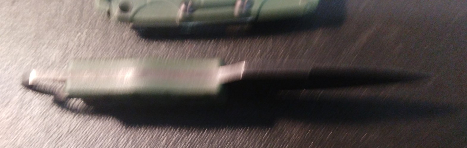 HEAVY DUTY OUTDOOR KNIFE WITH SHEATH AND BELT CLIP