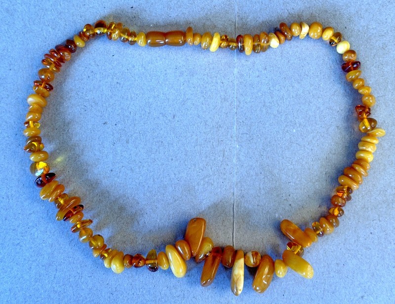 New Vintage Natural Amber Mixed Color Chip Beaded Necklace 20 inches