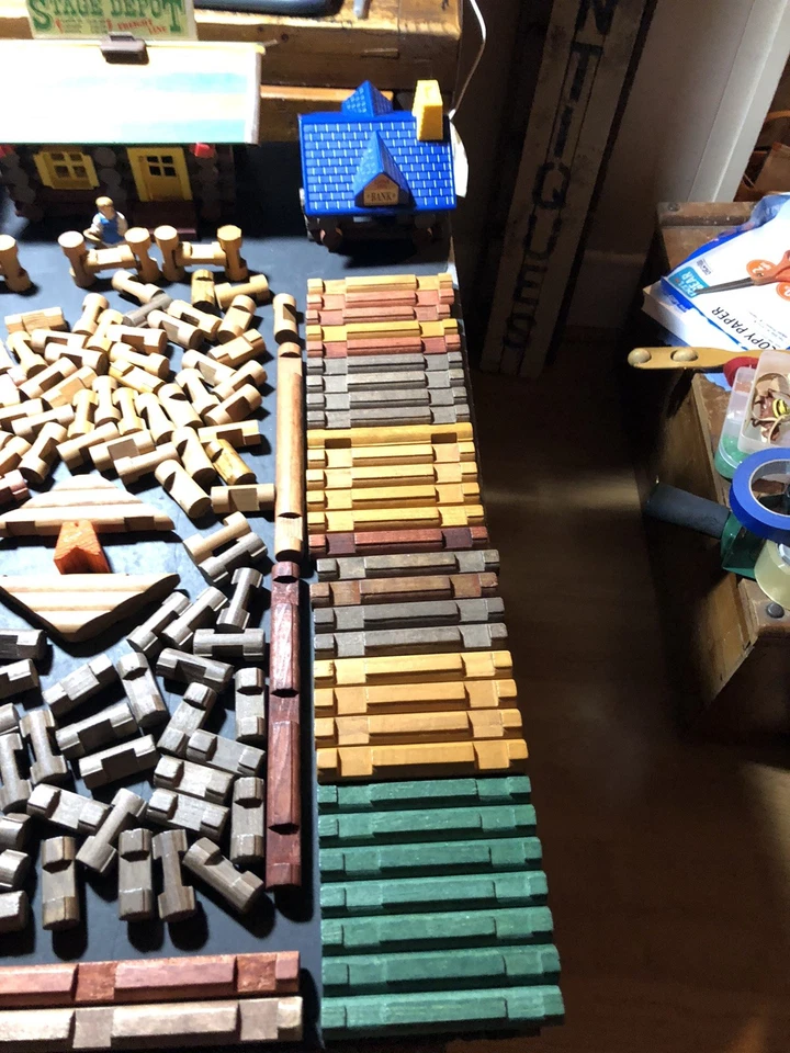 Lincoln Logs 250 Pieces.An Extra PIECE LOT playset, Figure, Windows  Roofs+ more - Image 4 of 4