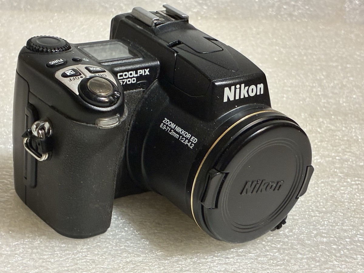 Nikon Coolpix 5700 Zoom Nikkor ED 8.9-71.2mm 1:2.8-4.2 Untested