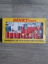 Dinky Toys 593 Panneaux de Signalisation Rout...