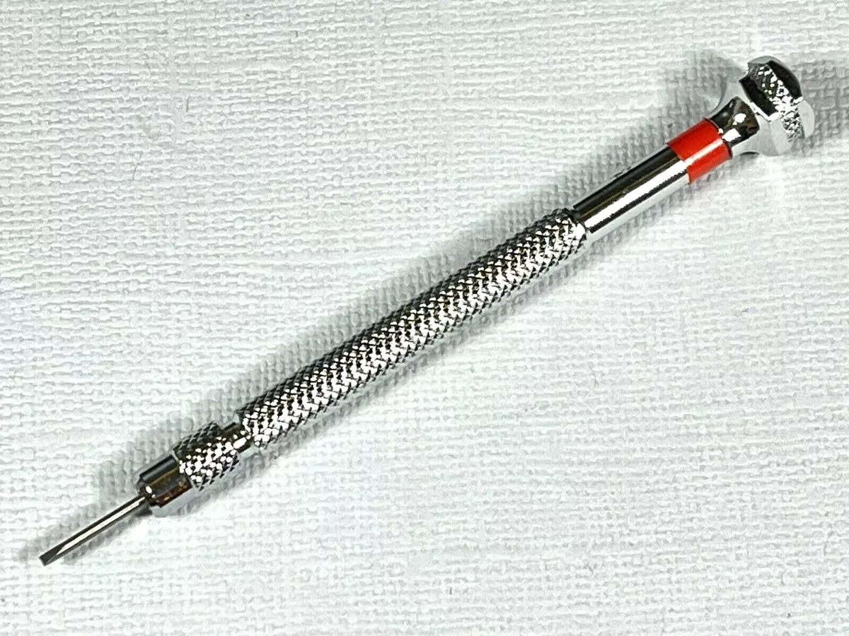 Watch store bracelet tool